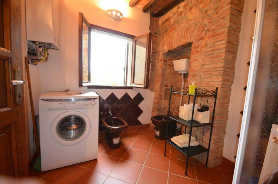 דירות Montepescali La Divina Dimora Il Castello Degli Spiriti Magni חדר תמונה