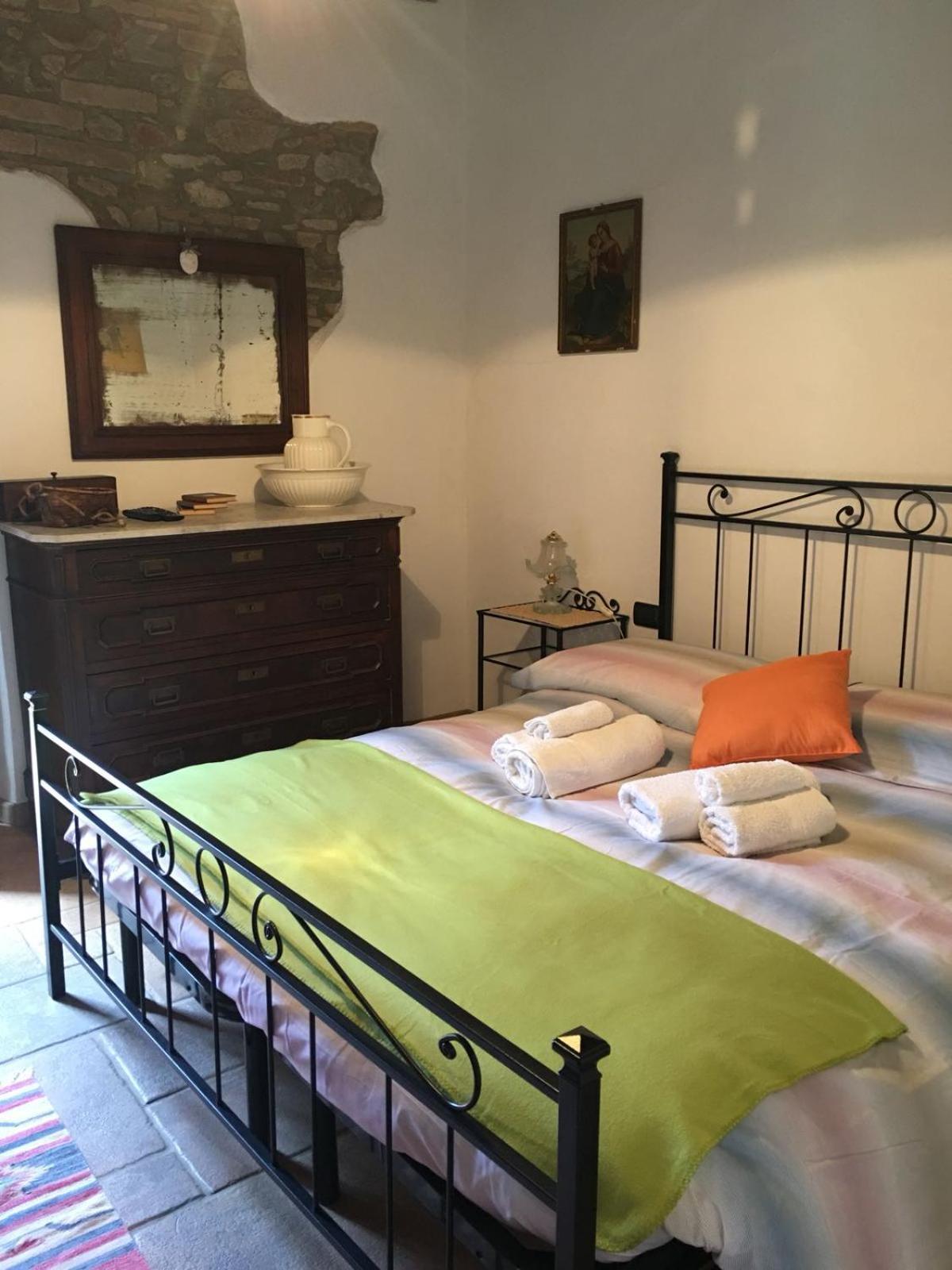 דירות Montepescali La Divina Dimora Il Castello Degli Spiriti Magni מראה חיצוני תמונה