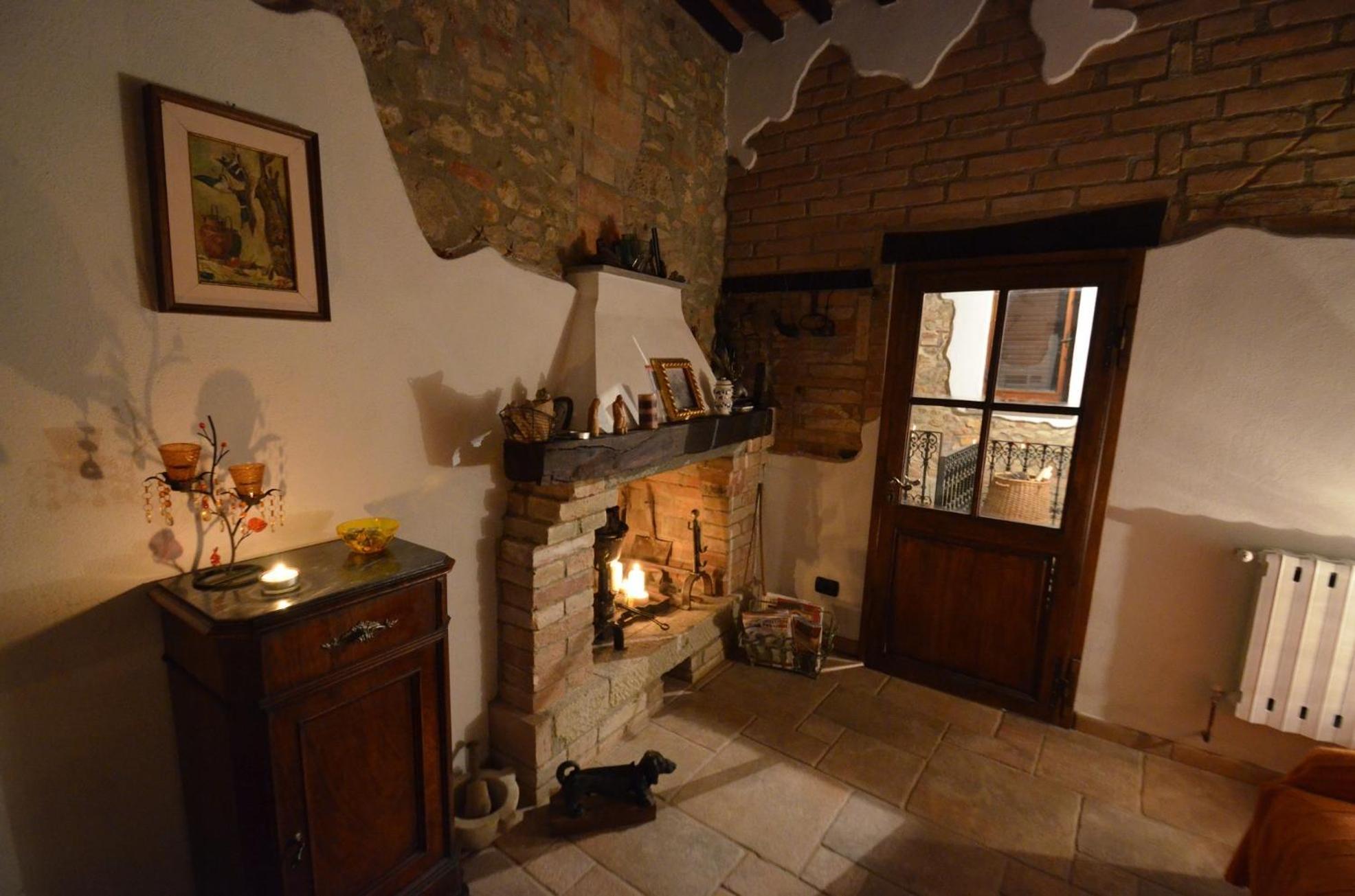 דירות Montepescali La Divina Dimora Il Castello Degli Spiriti Magni חדר תמונה