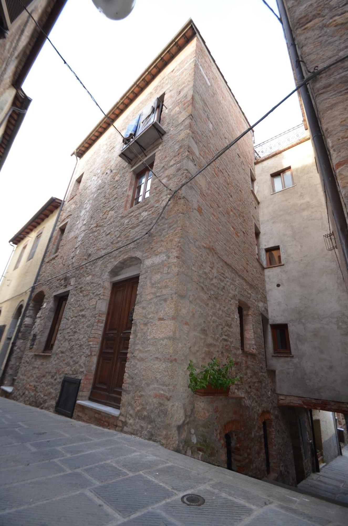 דירות Montepescali La Divina Dimora Il Castello Degli Spiriti Magni חדר תמונה