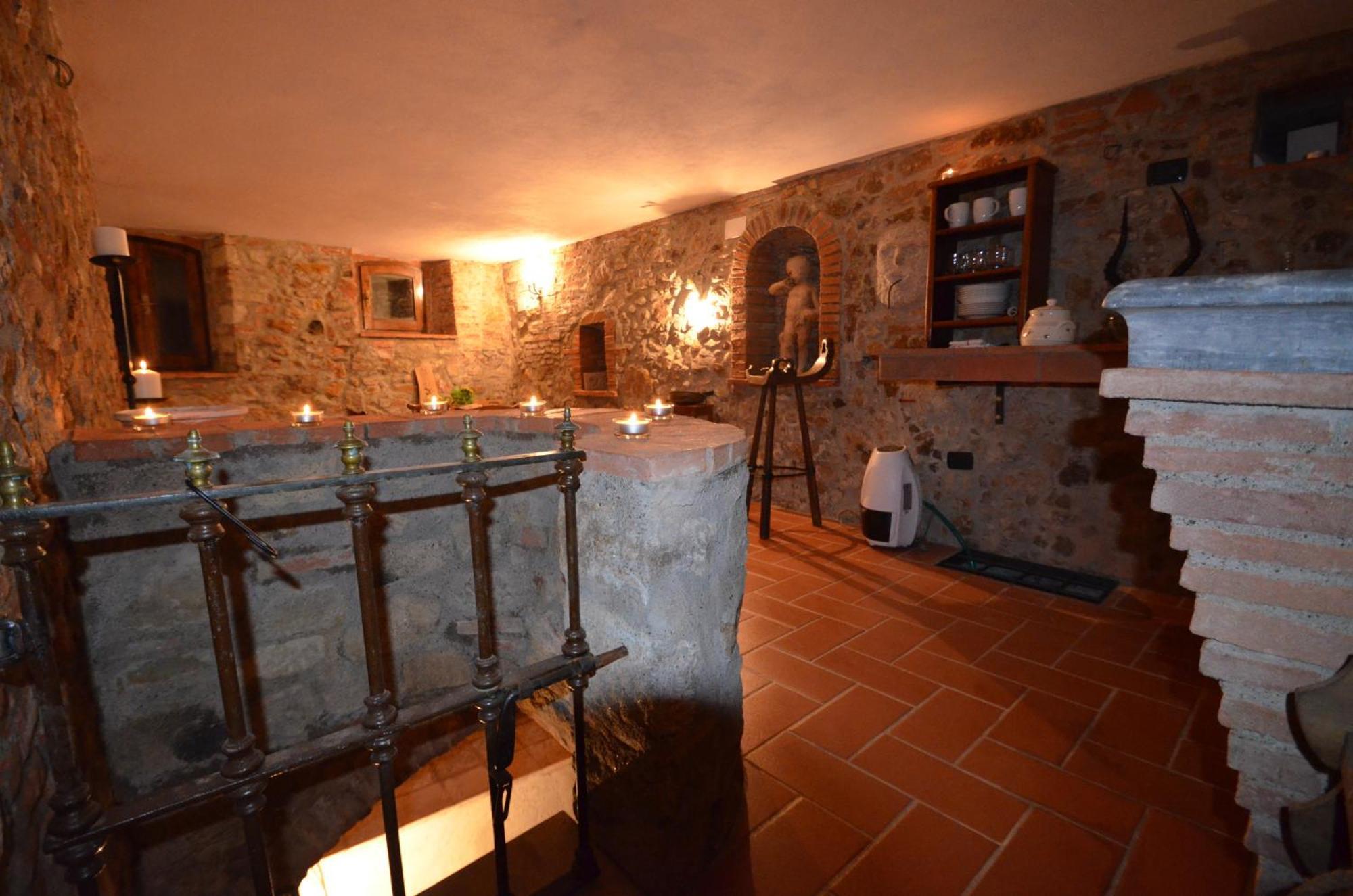דירות Montepescali La Divina Dimora Il Castello Degli Spiriti Magni חדר תמונה