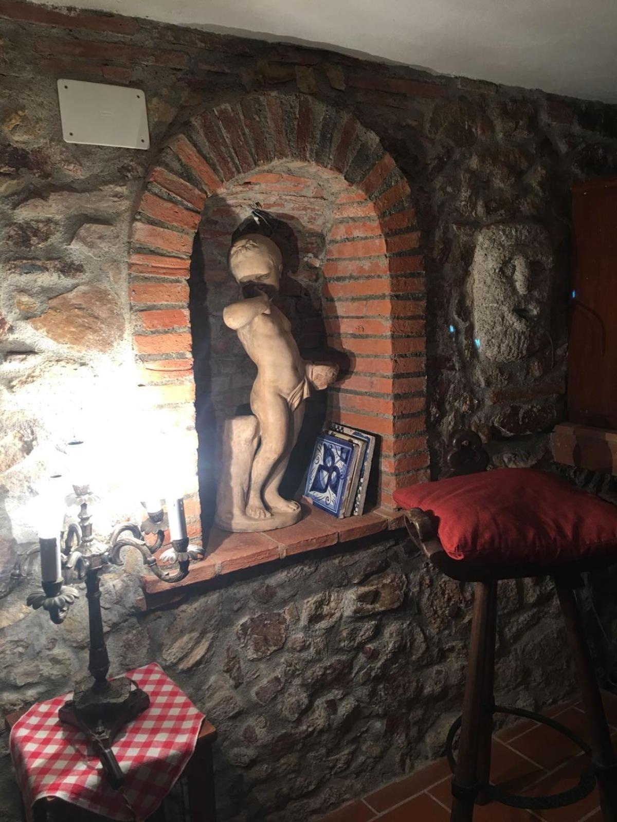 דירות Montepescali La Divina Dimora Il Castello Degli Spiriti Magni מראה חיצוני תמונה