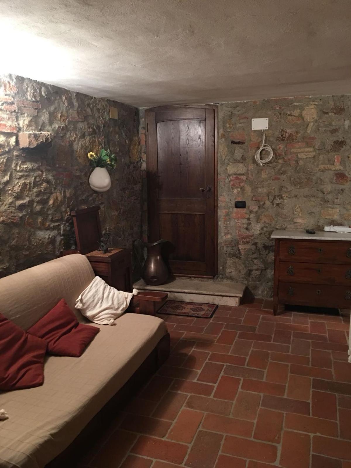 דירות Montepescali La Divina Dimora Il Castello Degli Spiriti Magni מראה חיצוני תמונה